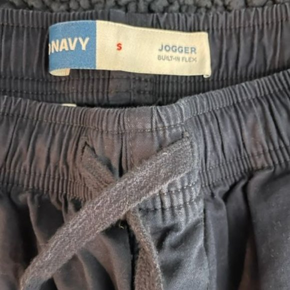 Old Navy Men's small shorts - Picture 5 of 5